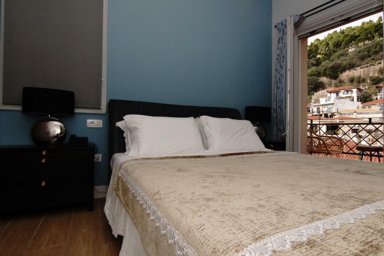Amaryllis Hotel Nafpaktos Buitenkant foto